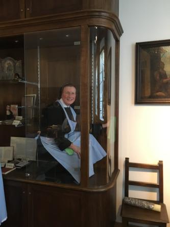 Quitschlebendig in der Museumsvitrine